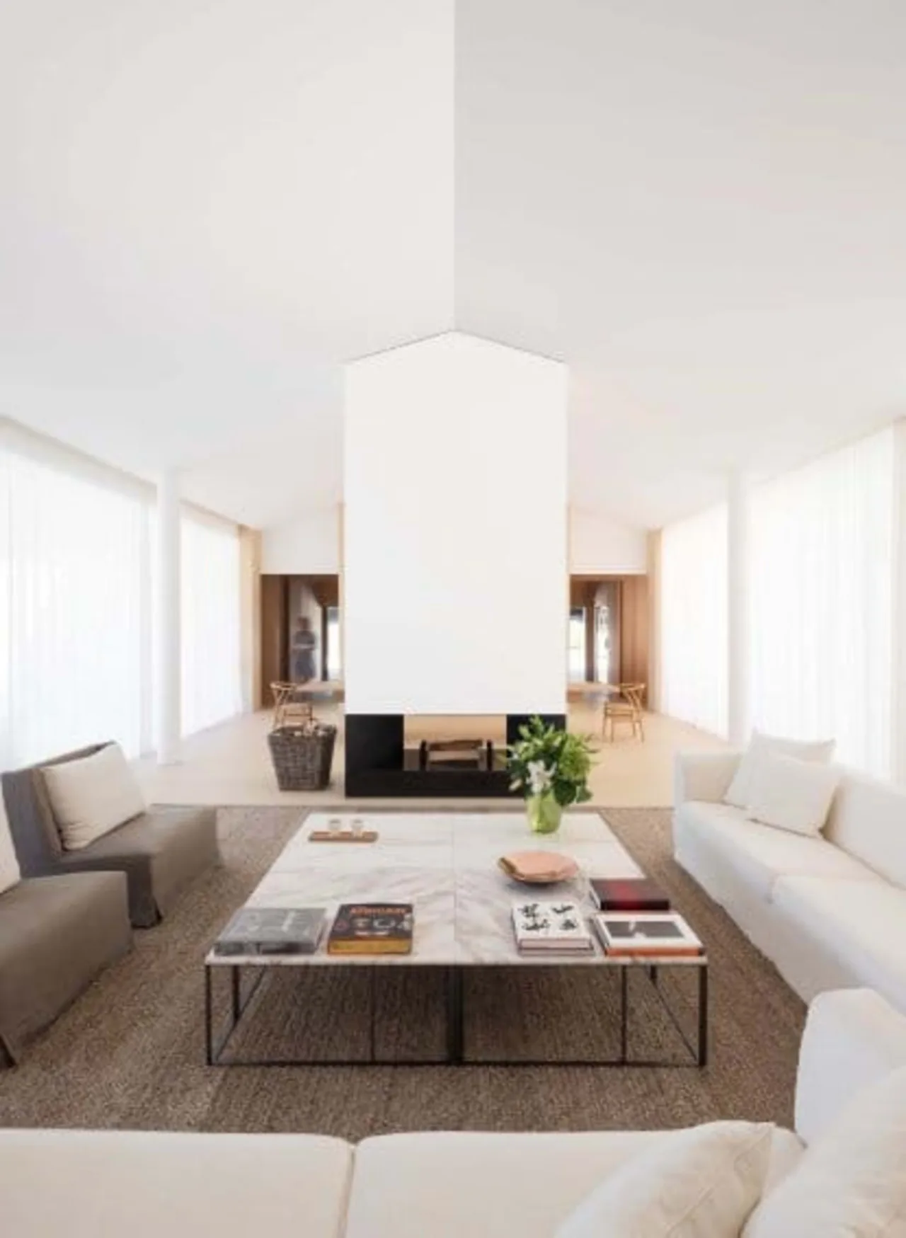 Outstanding Villa With Ultra-modern Design