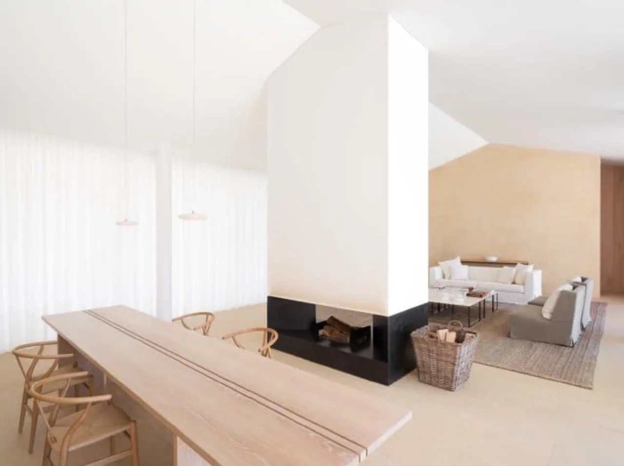 Outstanding Villa With Ultra-modern Design photo 2