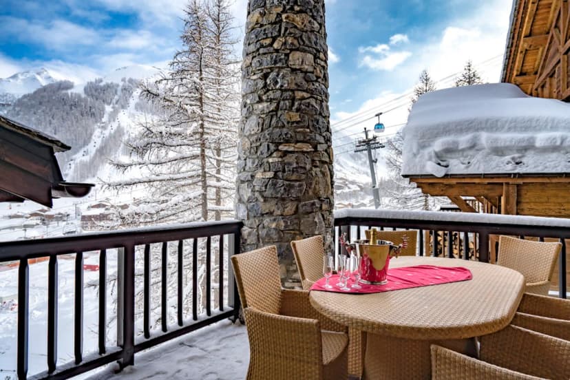 Snow Lover Chalet with Panoramic Views