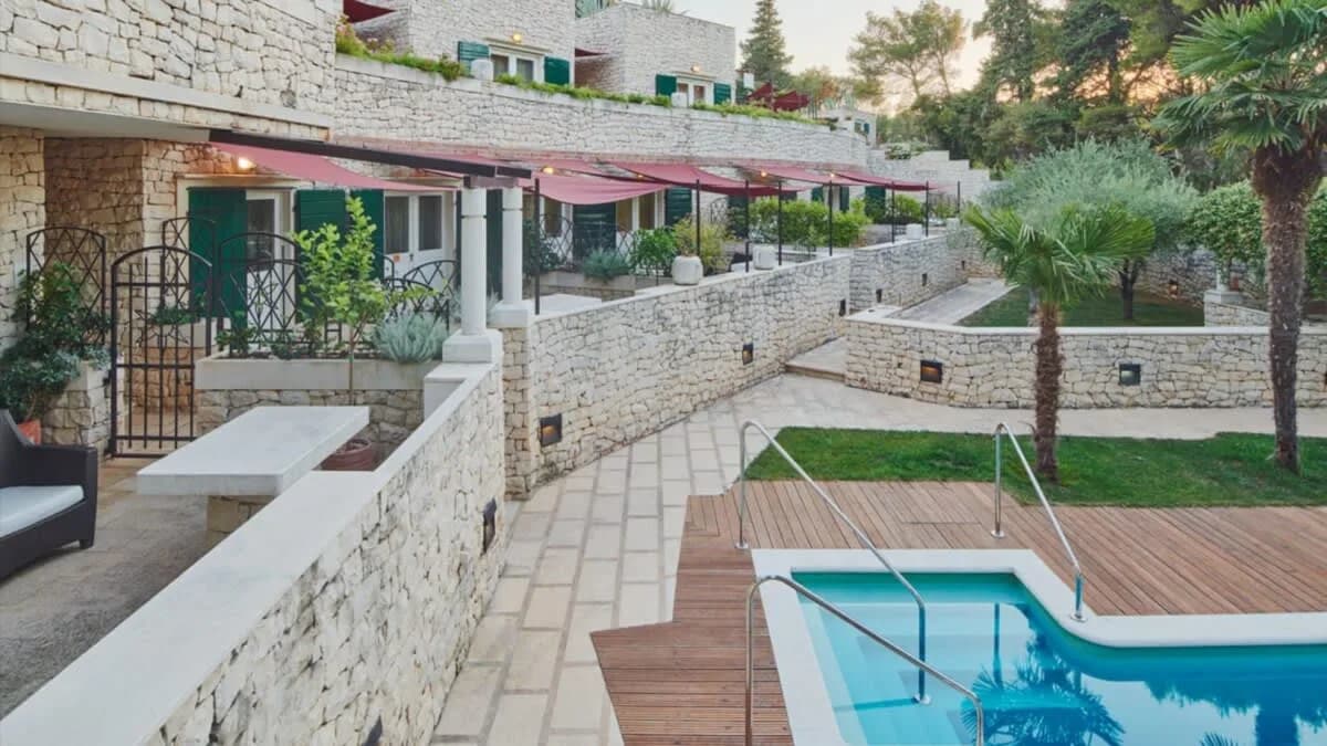 Dalmatian Villa W/ Jacuzzi & Spa Set On The Beach photo 2