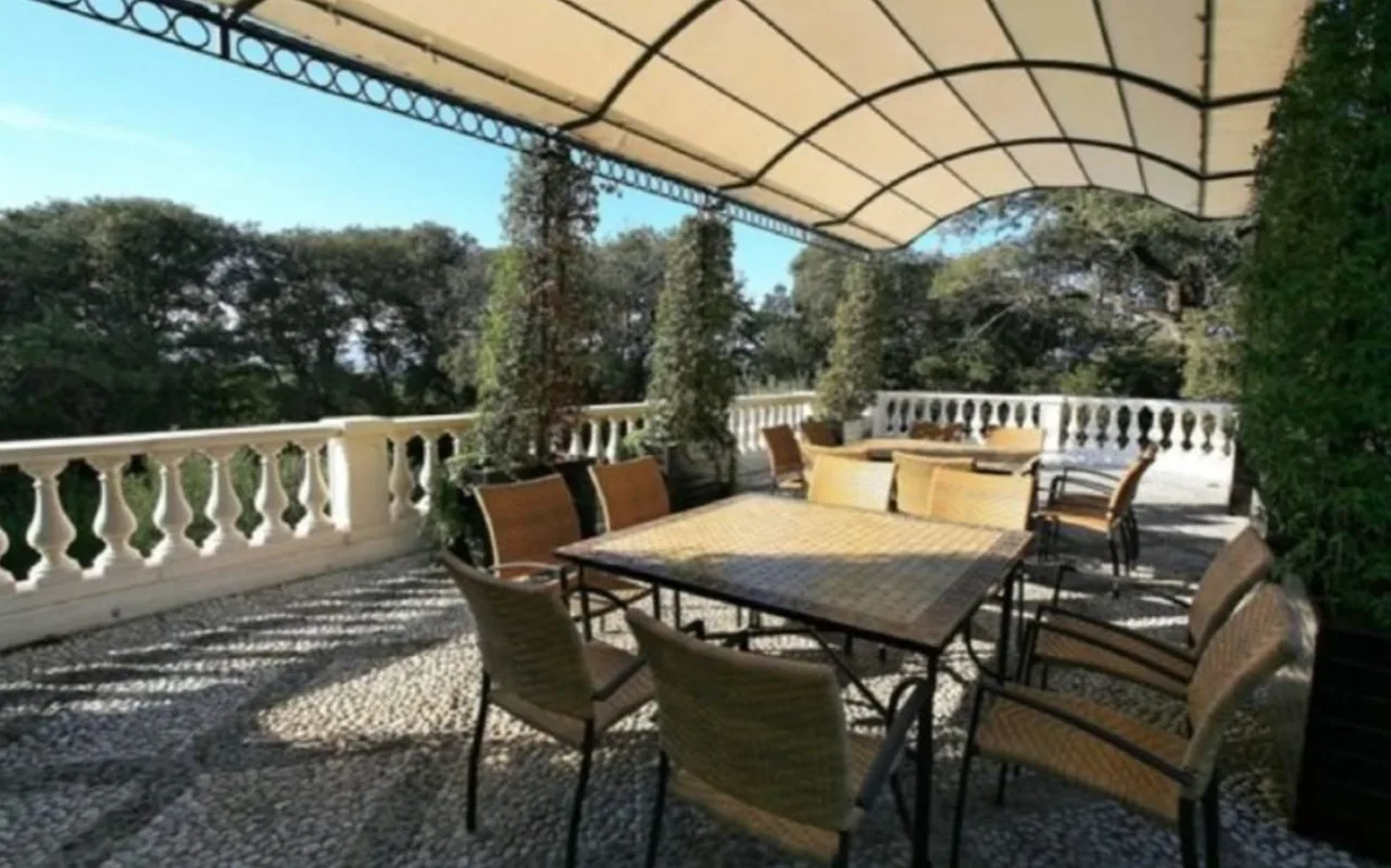 Luxury Villa with Pool in Antibes photo 2