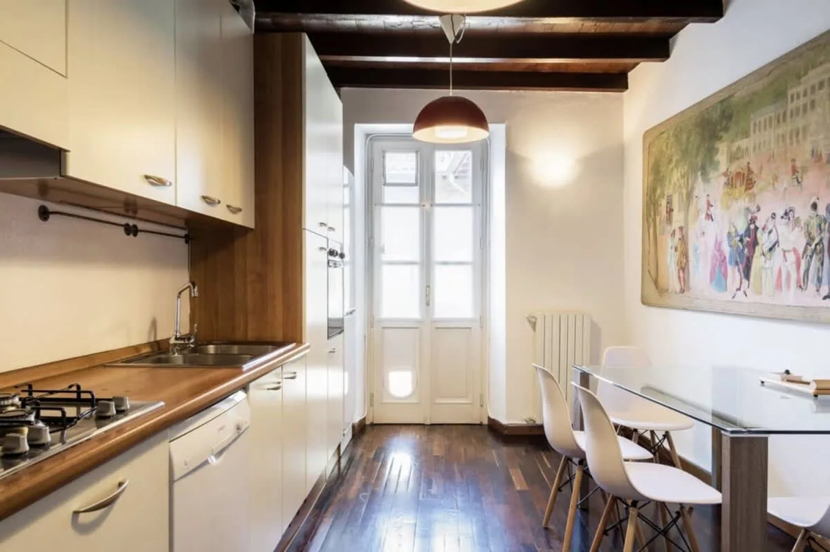 3 BR Luxurious Flat with Classic Attic photo 3