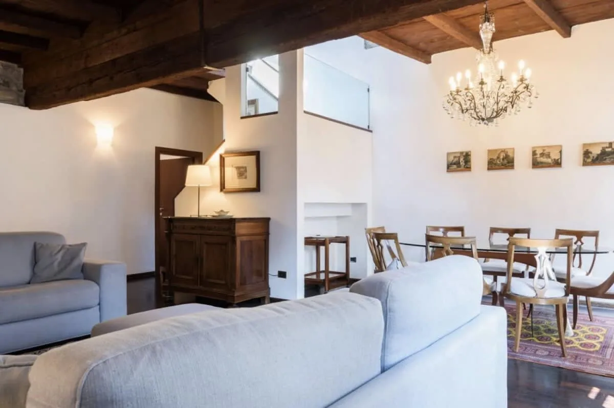 3 BR Luxurious Flat with Classic Attic photo 5