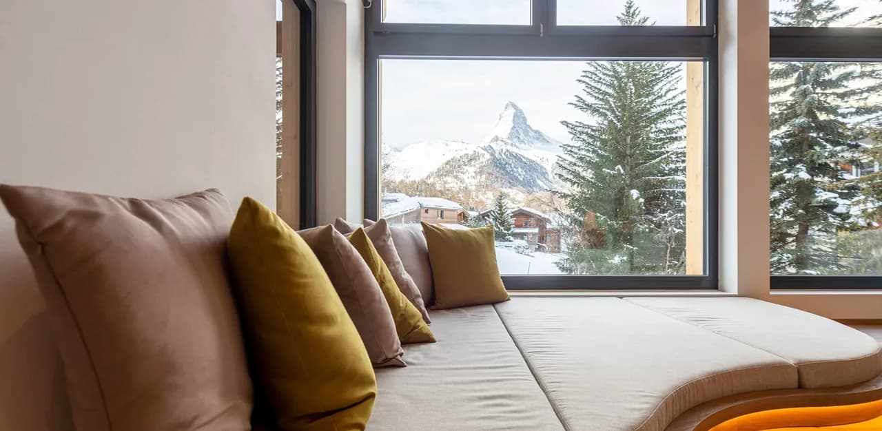 Luxury Ski-In Ski-Out Chalet in Zermatt photo 2