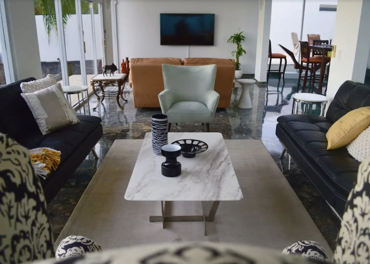 Beachfront Summer Villa with Great Amenities photo 3