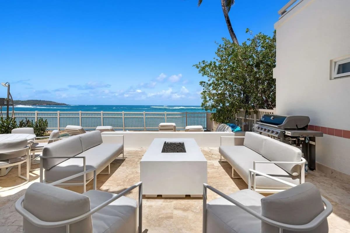 Enticing Pleasure Villa in an Exclusive Community