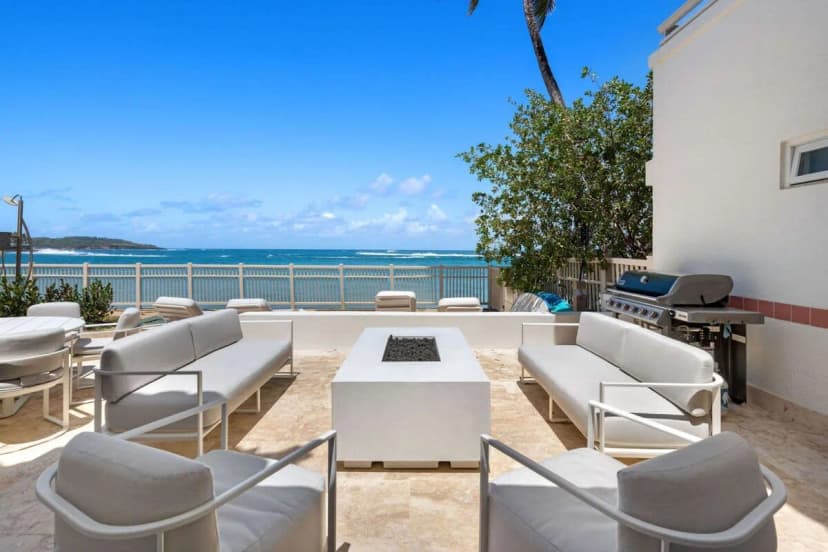Enticing Pleasure Villa in an Exclusive Community
