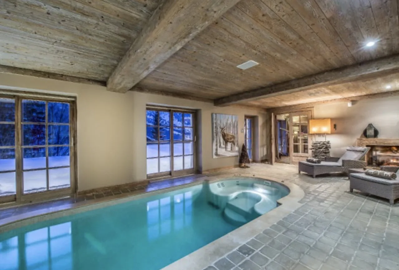South West Facing Chalet with Wellness photo 2