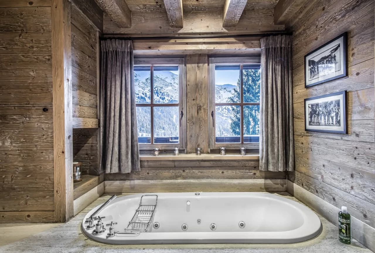 South West Facing Chalet with Wellness photo 3