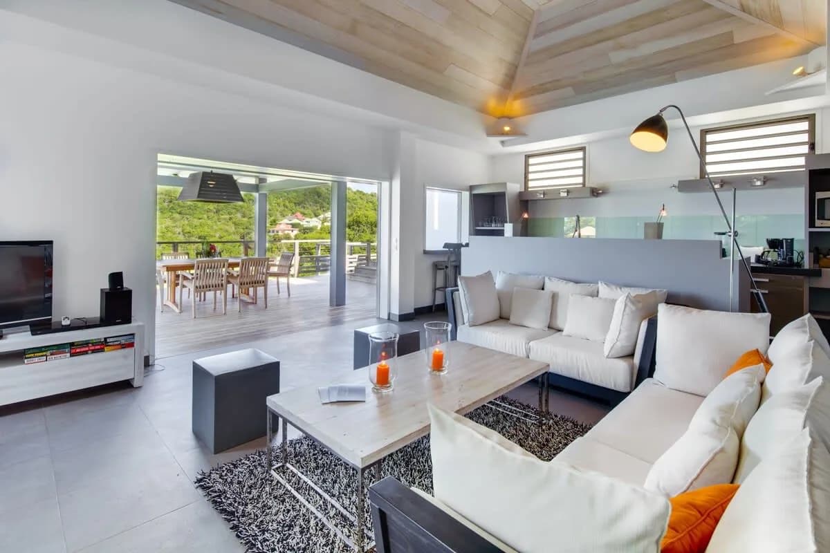 Cozy Deluxe Villa with Panoramic Seascape photo 3
