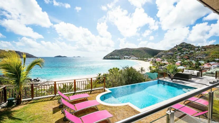 Welcoming Paradise Villa with Breathtaking Sea Views