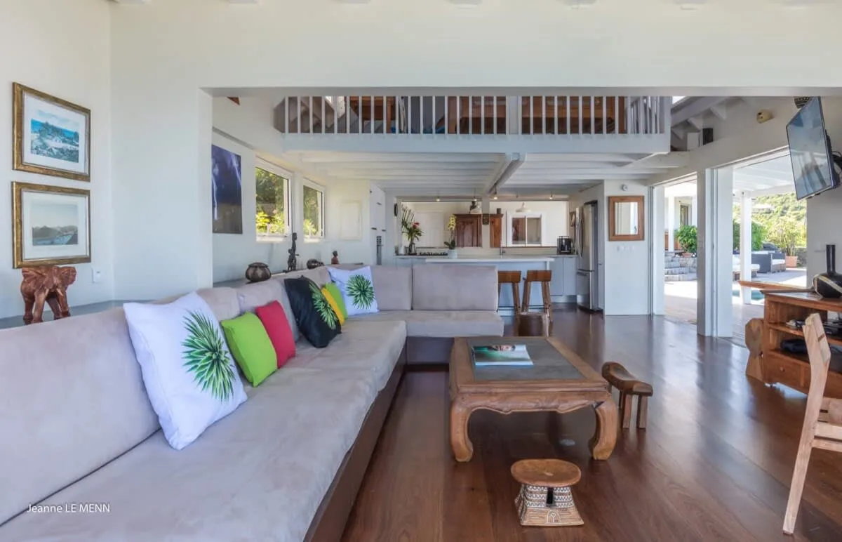 Warm and Charming Villa Overlooking Anse Des Cayes Beach photo 3