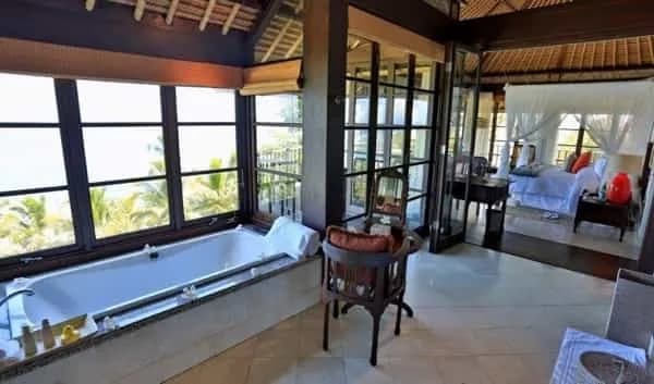 Elegant Family Villa with Ocean Views photo 5