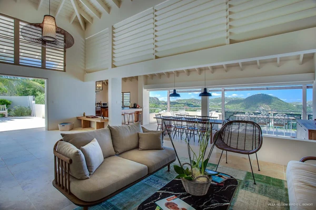 Perfect Blend of Modern and Classic Villa on the Hills photo 4