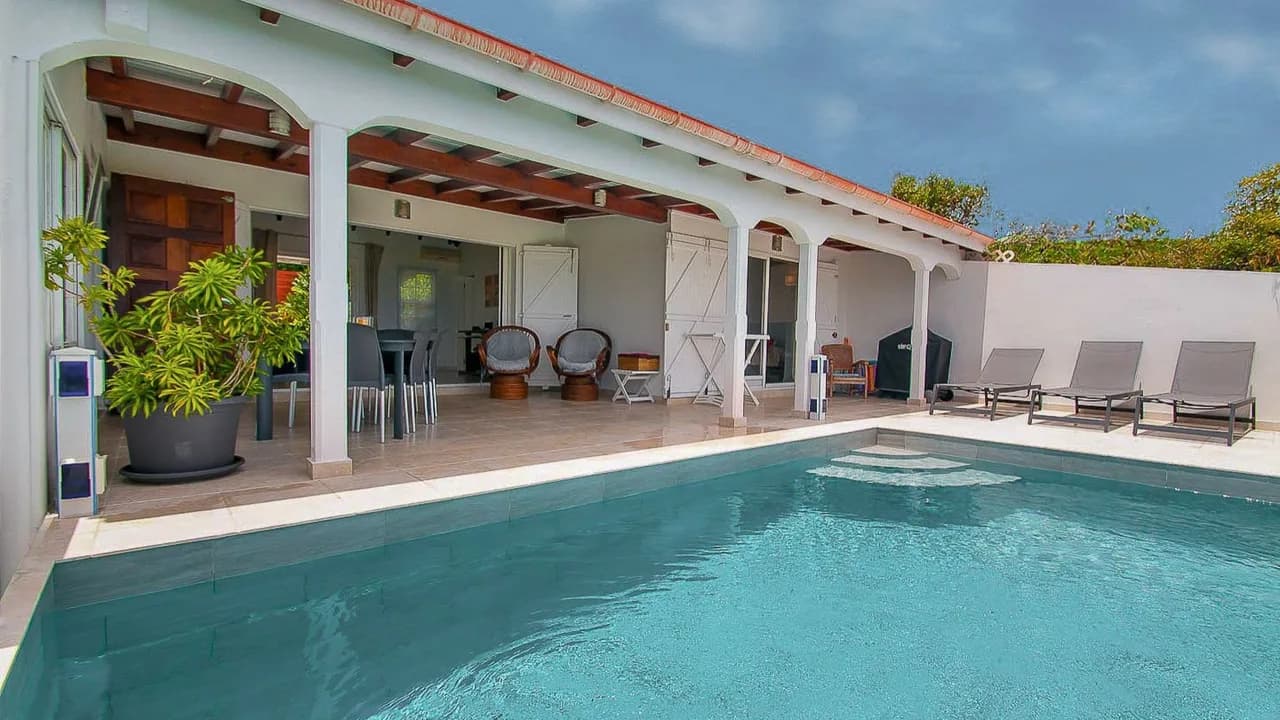 Rustic Romantic Villa with Lovely Ocean Views