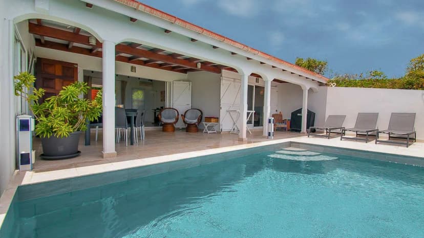 Rustic Romantic Villa with Lovely Ocean Views