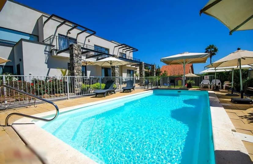 Deluxe Tower 6 BR Villa in Amazing Town of Midgal