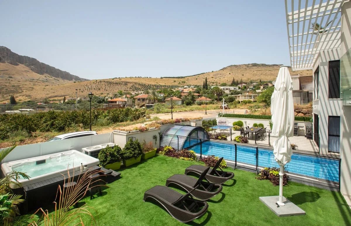 Modern Luxury Villa with Jacuzzi & Pool in Migdal photo 2