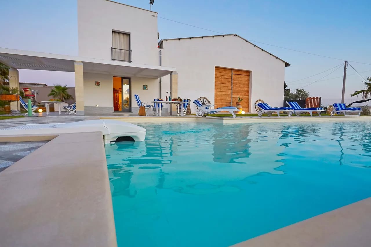 Vast Villa of the Sicilian Countryside photo 2