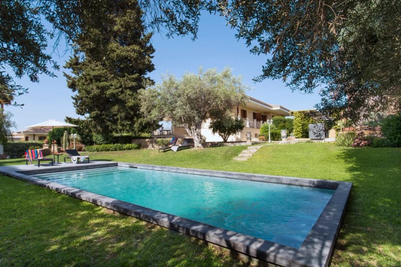 Glamorous Villa with Exotic Atmosphere