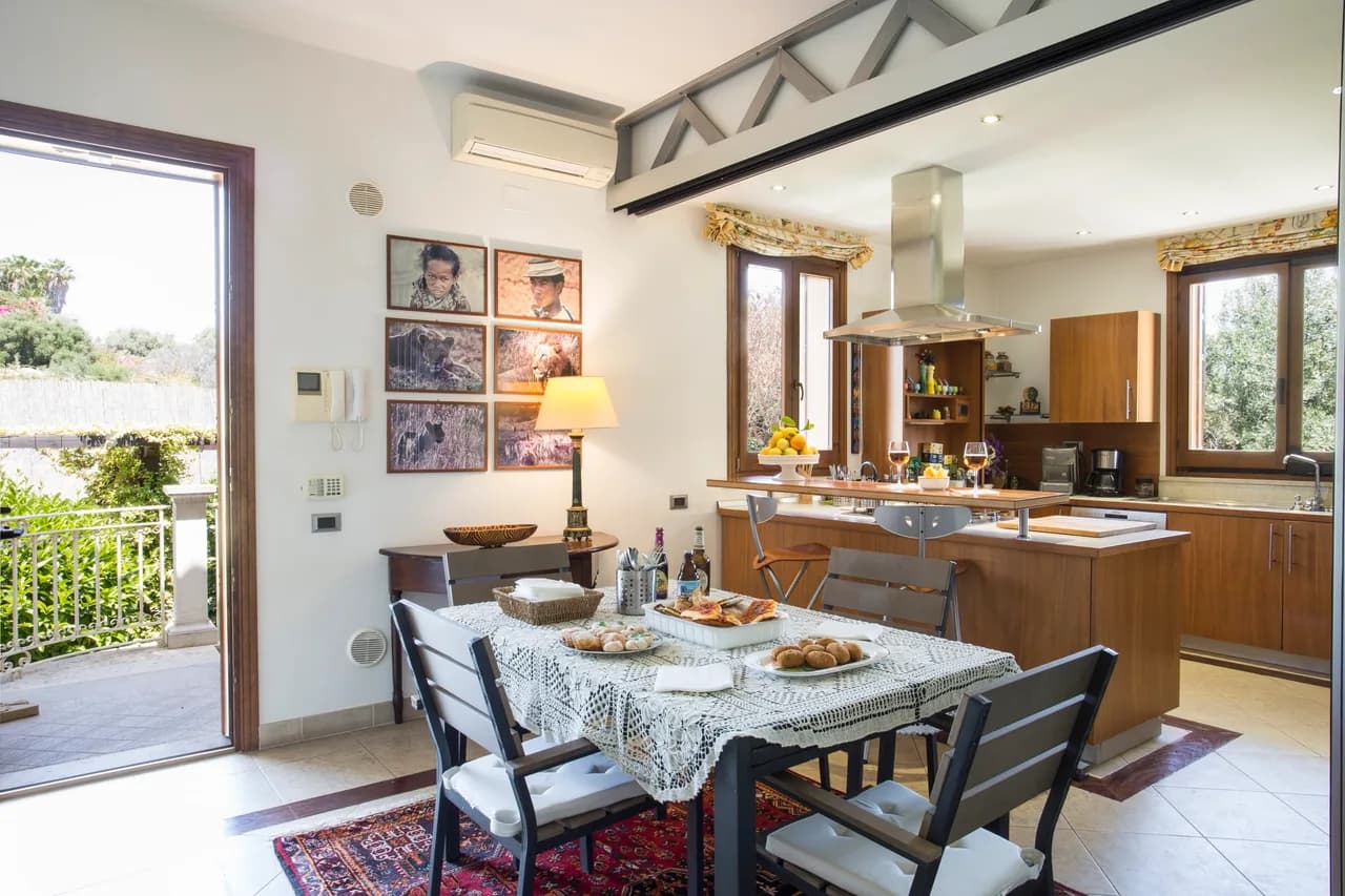 Glamorous Villa with Exotic Atmosphere photo 4