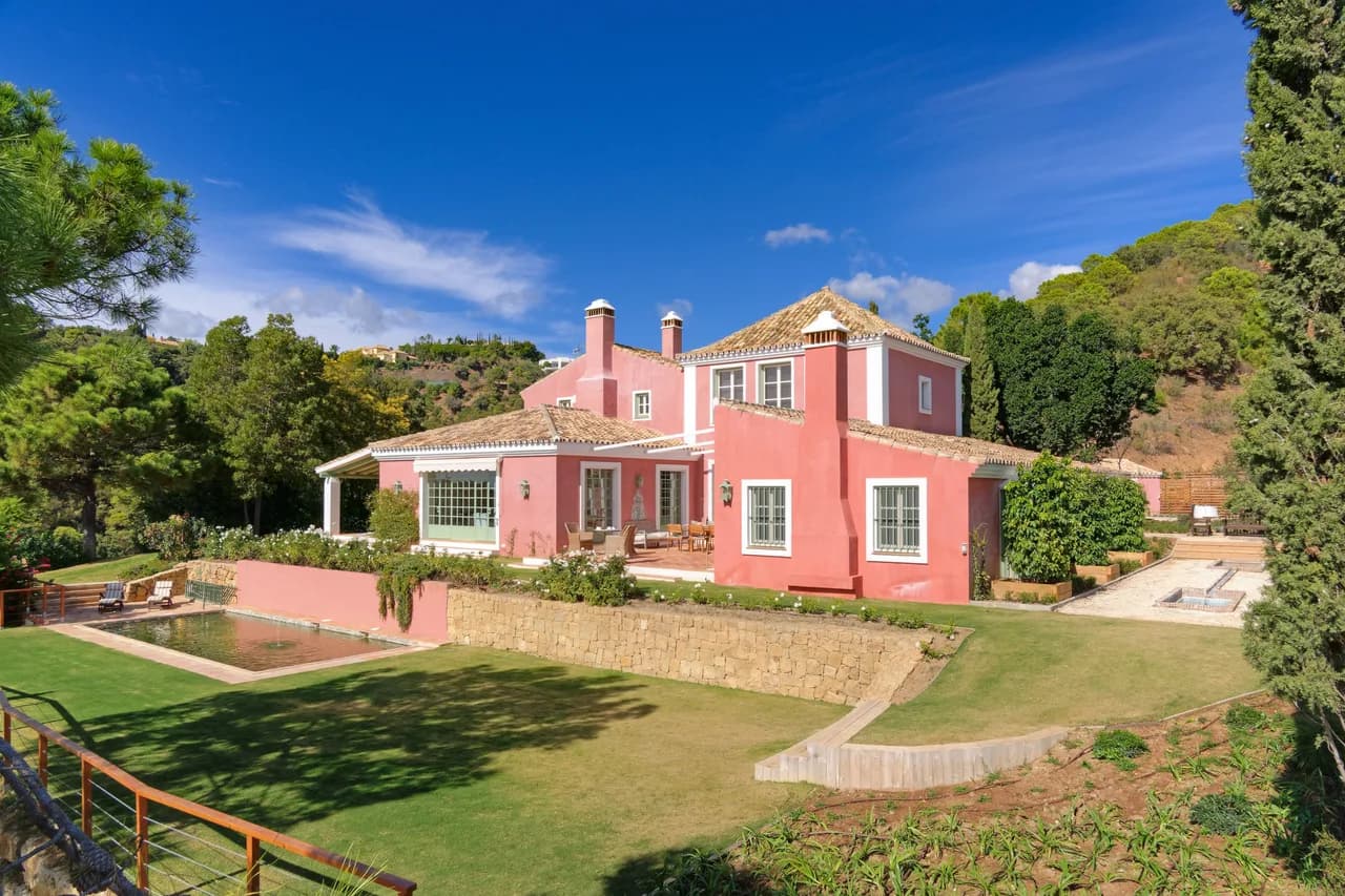 Amazing Traditional- Style Villa With Pool photo 2