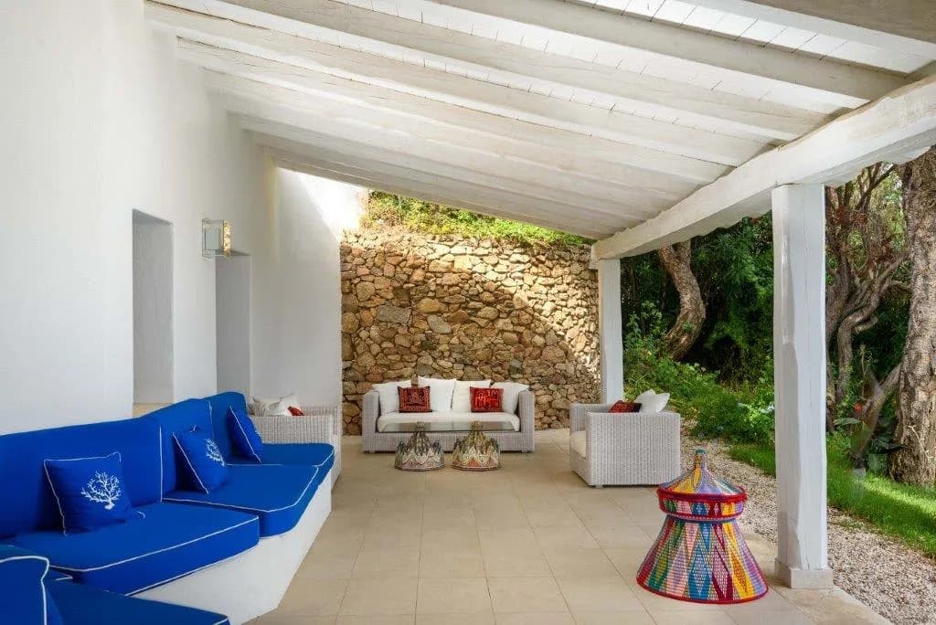 Exceptional and Luxurious Modern Villa photo 4
