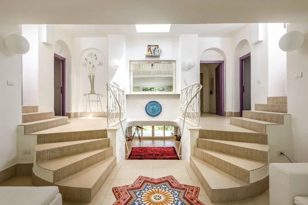 Exceptional and Luxurious Modern Villa photo 5