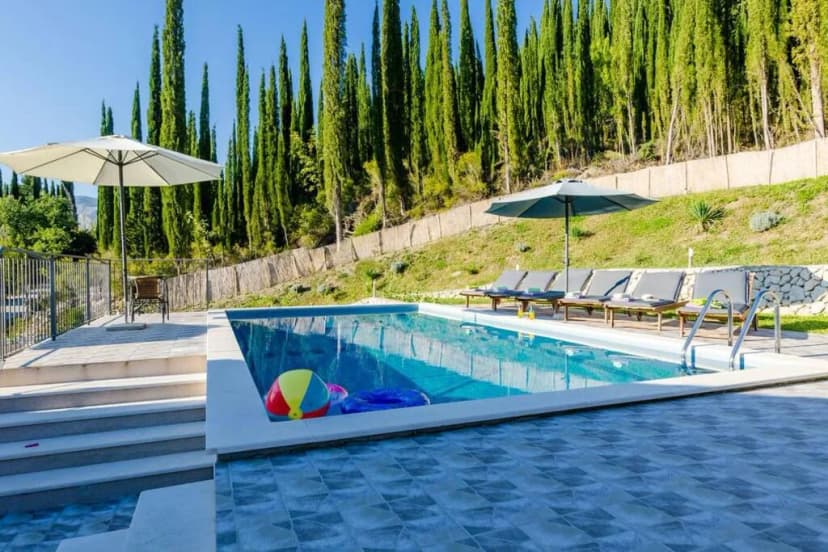 Brilliant Rays Villa with Sun Terrace and Pool