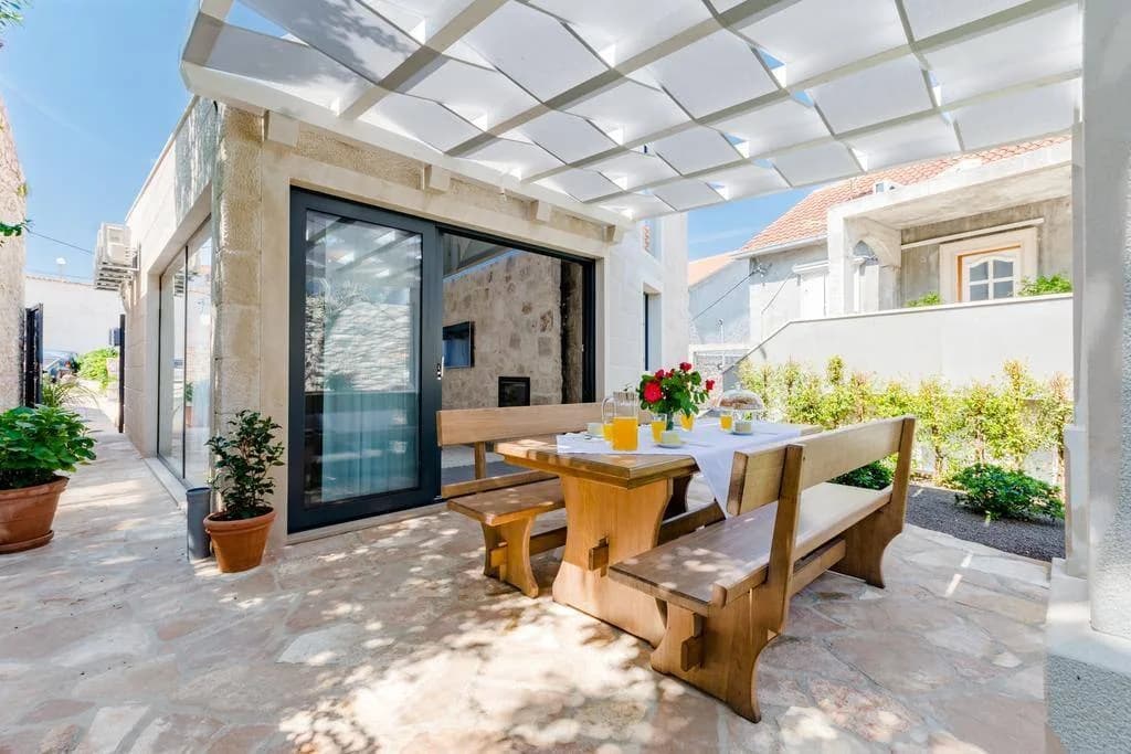 Queen of Pearls Villa in Sutivan with Deluxe Pool photo 3