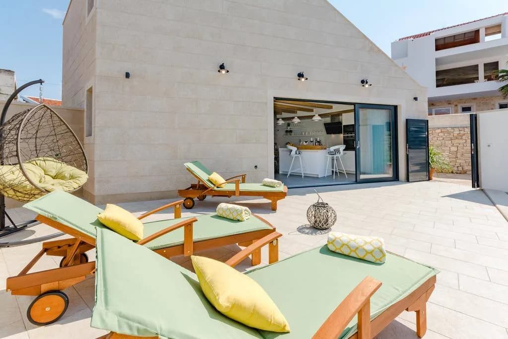 Queen of Pearls Villa in Sutivan with Deluxe Pool photo 5