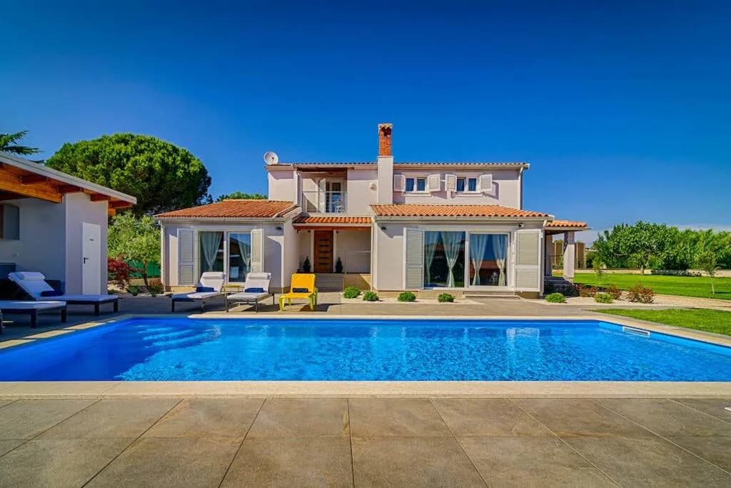 Deluxe Living Villa with Pool and Sauna in Croatia photo 3