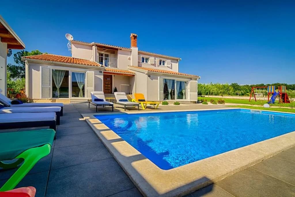 Deluxe Living Villa with Pool and Sauna in Croatia photo 5