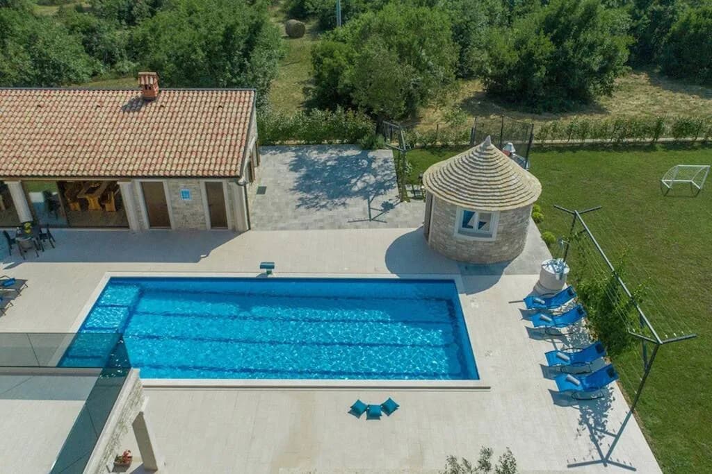 Prime Stones Villa located in Gajana photo 2