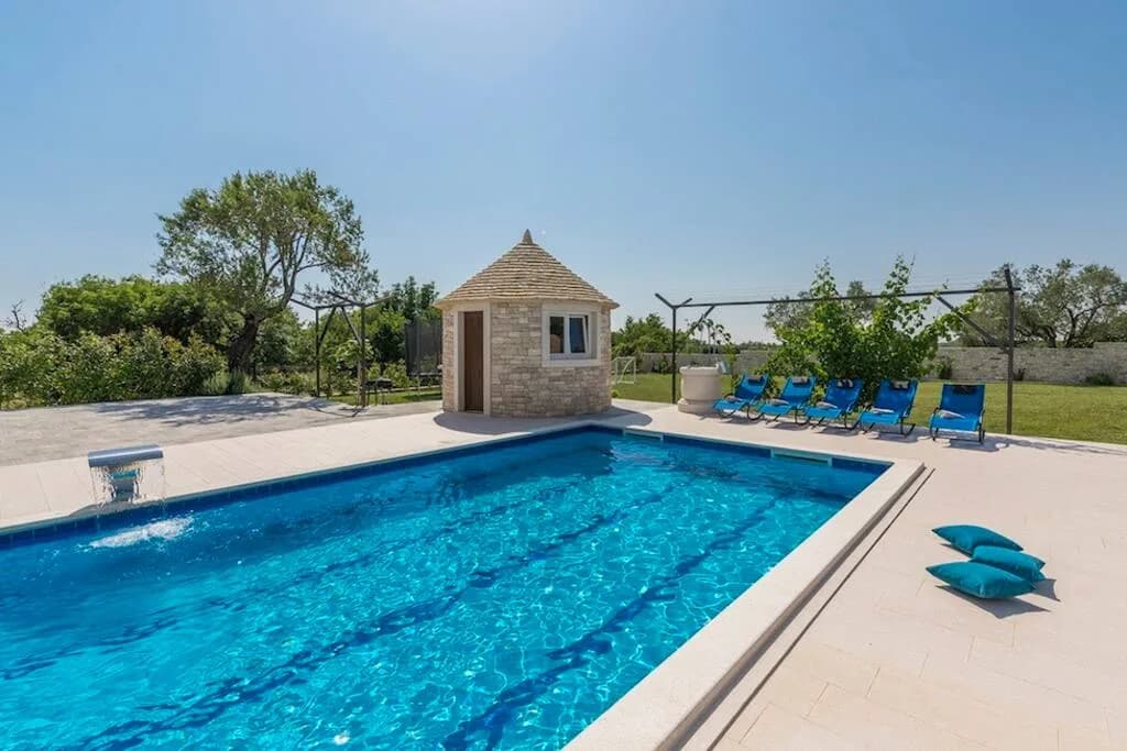 Prime Stones Villa located in Gajana photo 4