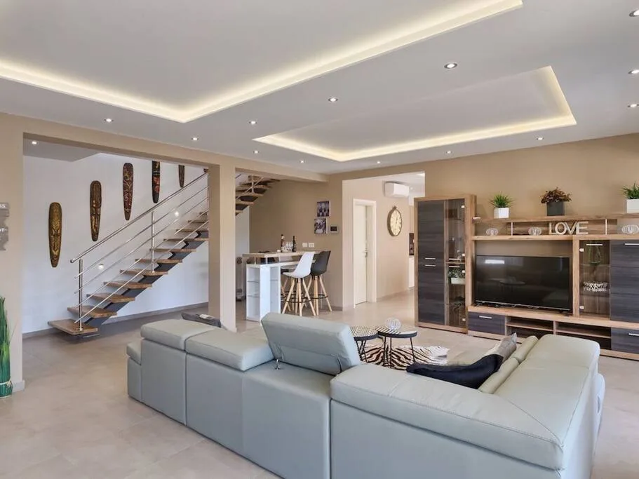Melodious Villa with Relaxing Sun Terrace photo 4