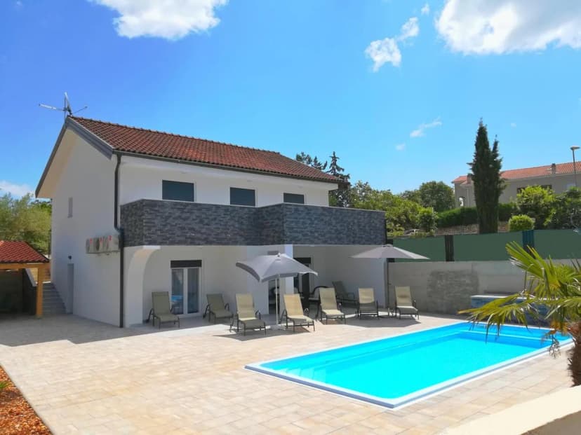 Elegant Wonders Villa with Outdoor Pool