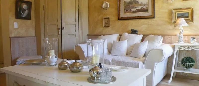 Lovely Villa Located in the Heart of Vineyard