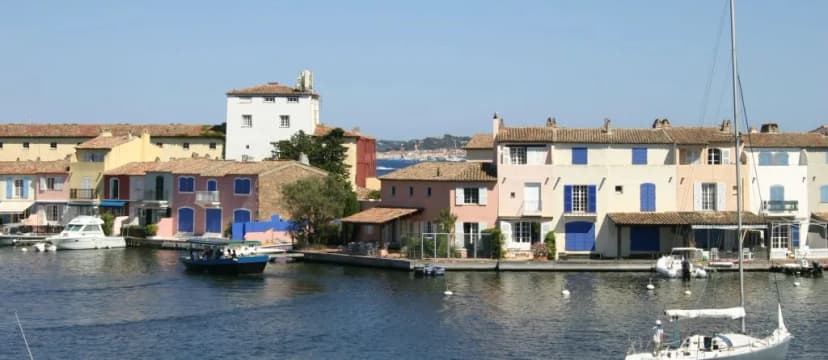 Lovely house with Private Mooring, Ideally Located