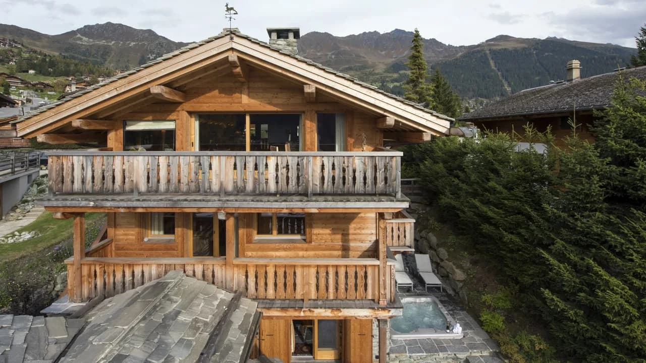 Stunning and Amazing Chalet photo 2