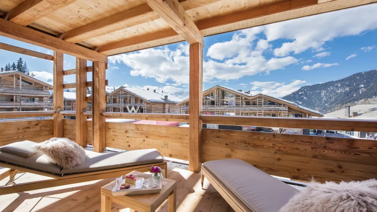 Chic Ski-in, Ski-out Penthouse in Verbier photo 2