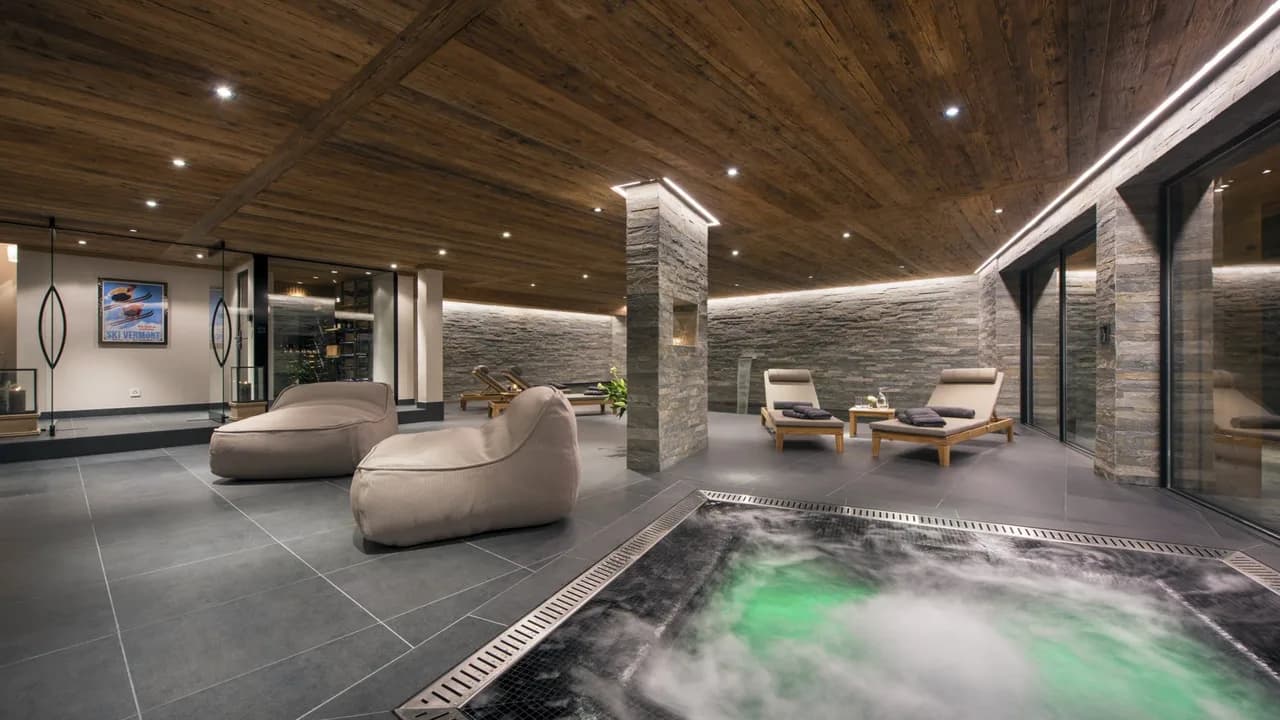 Shinning White 4 BR Chalet photo 2