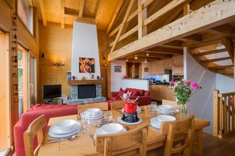 Prime 3BR Beautiful Chalet Near Ski Area photo 2