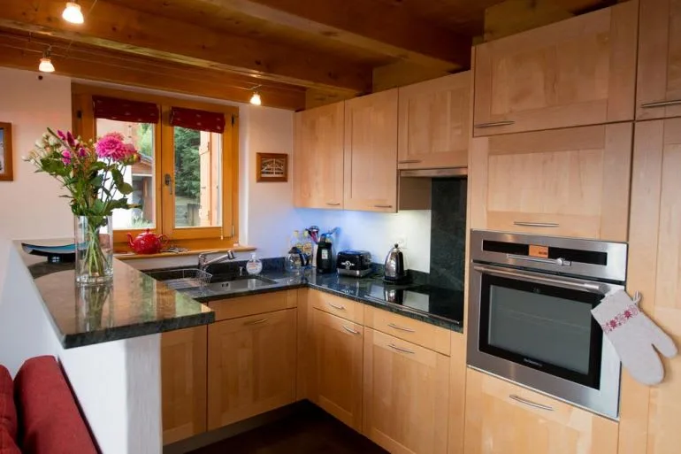 Prime 3BR Beautiful Chalet Near Ski Area photo 3
