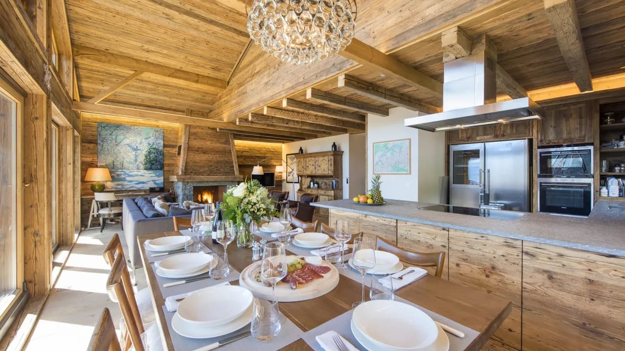 Deluxe Uplands Chalet with Mountain Views photo 3