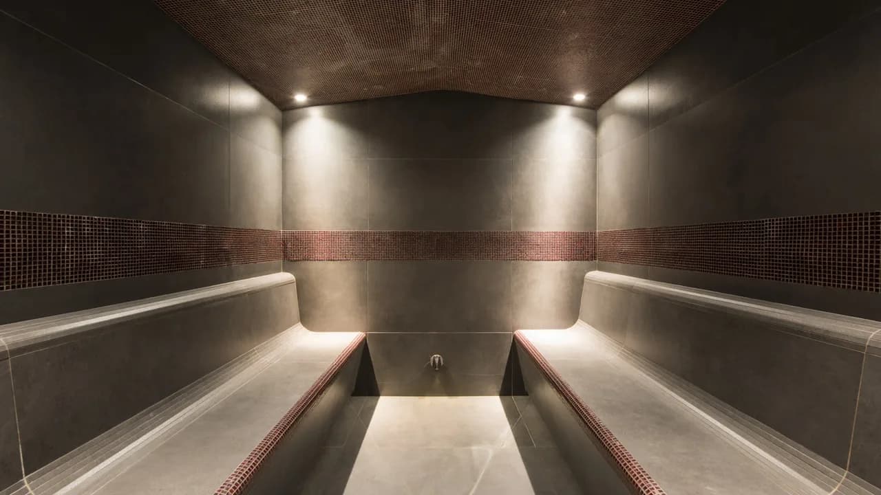 Elegant Duplex with a Stunning Shared Pool and Spa photo 4
