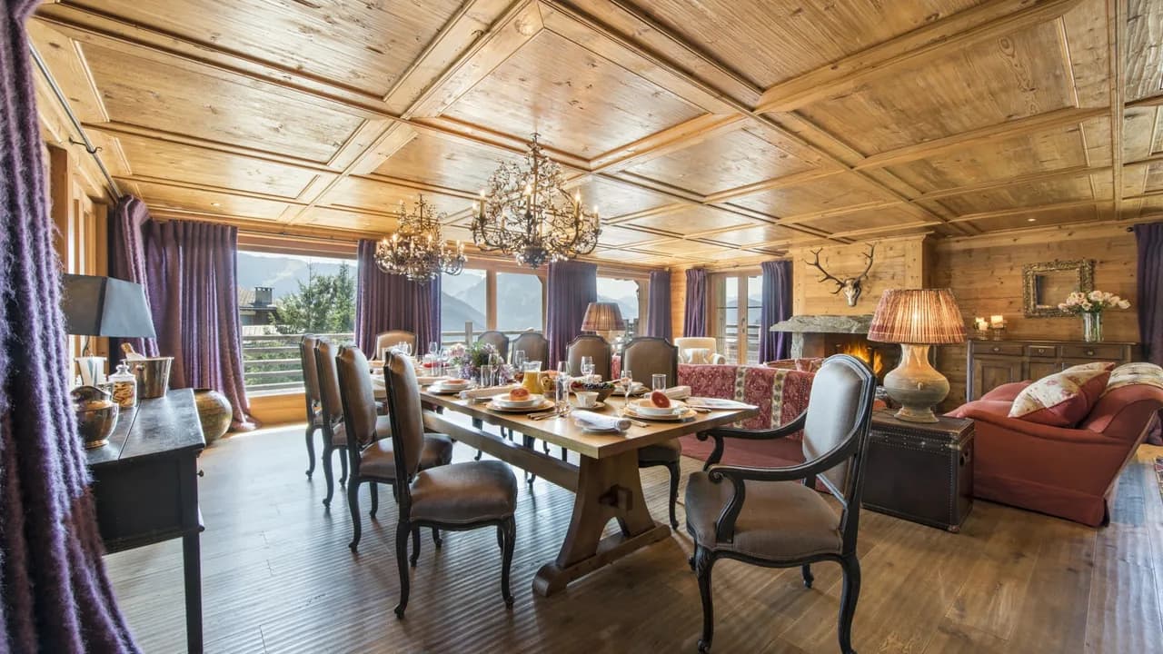 Elegant Duplex with a Stunning Shared Pool and Spa photo 5