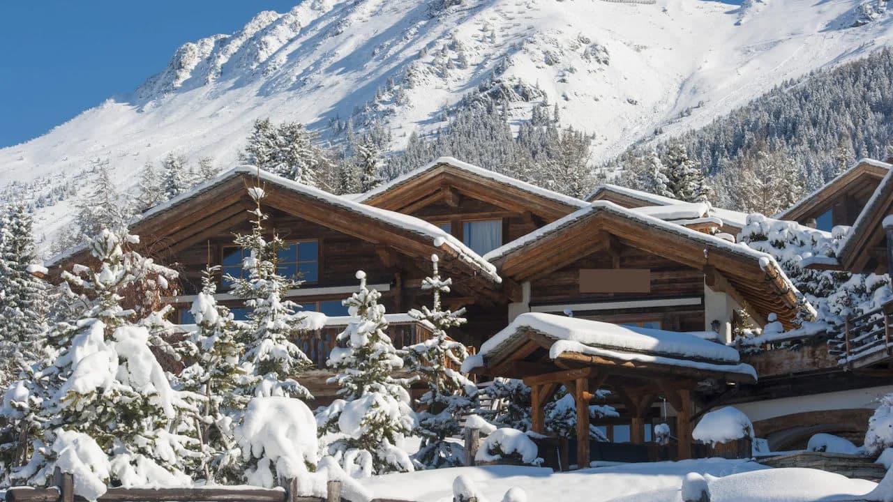 Perfect Edge Chalet in Traditional Alpine Woods photo 2