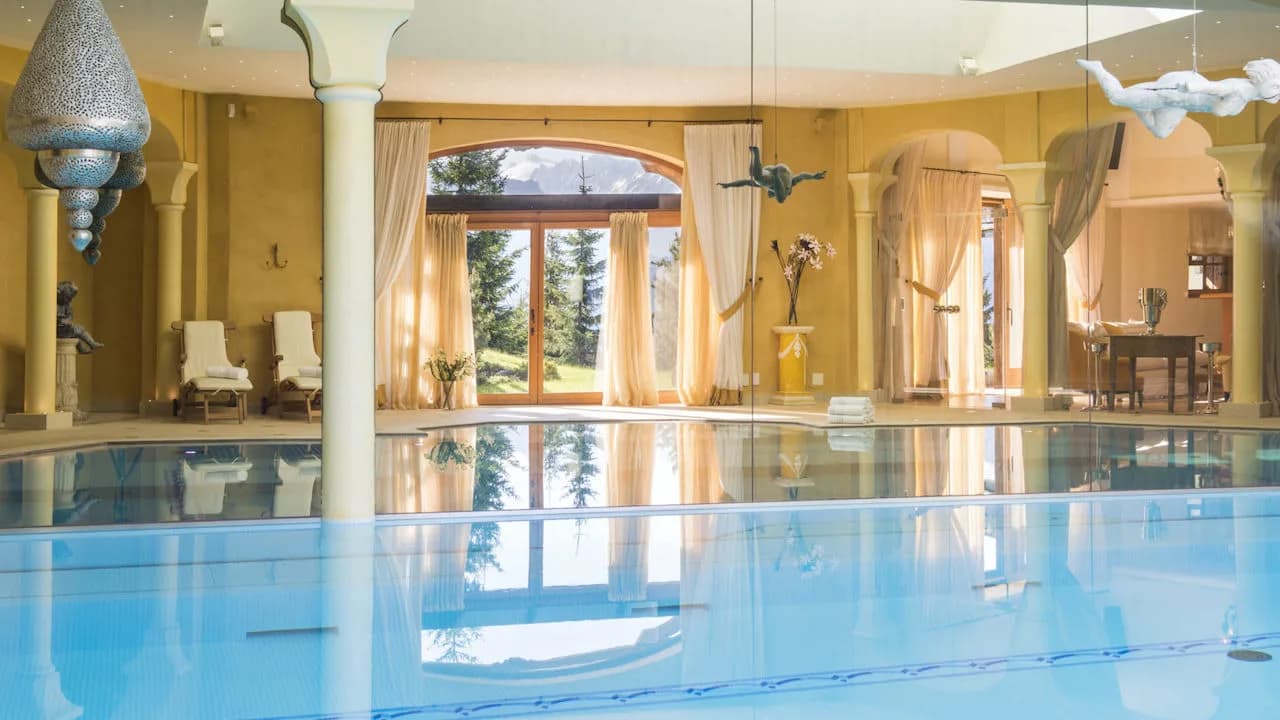 Perfect Edge Chalet in Traditional Alpine Woods photo 3
