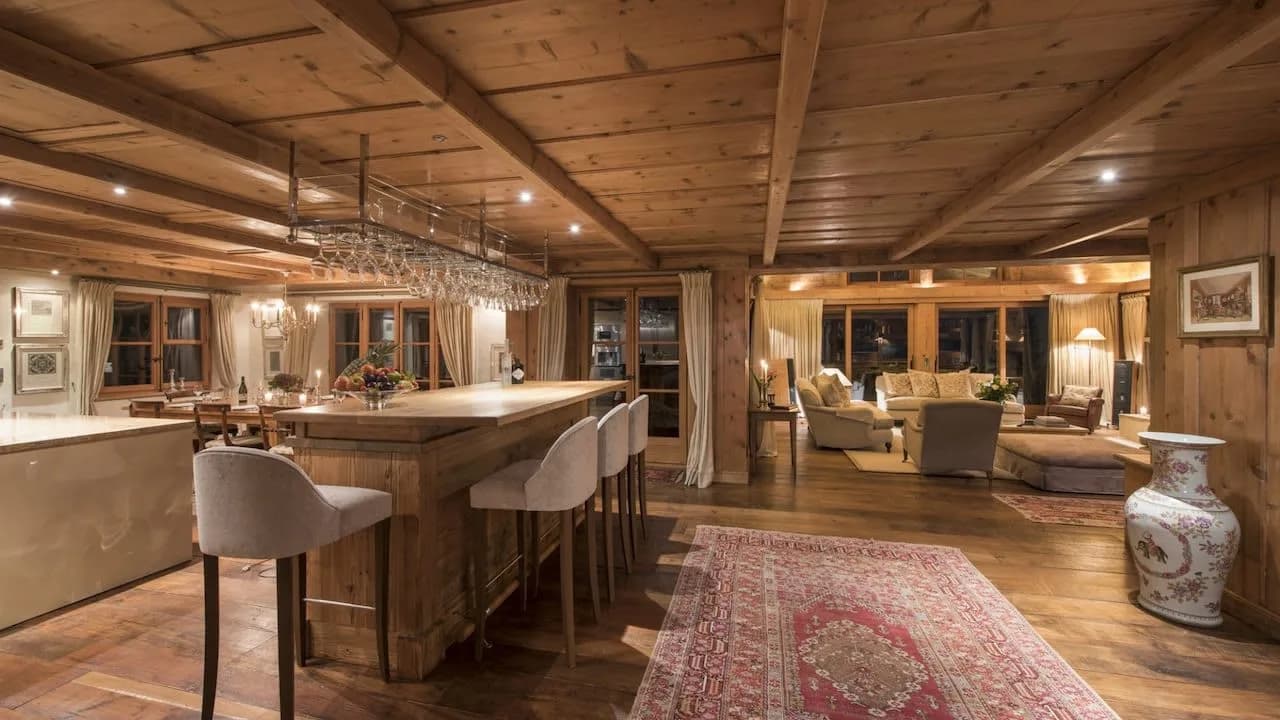 Perfect Edge Chalet in Traditional Alpine Woods photo 4